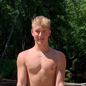 Meet your Posher, Logan